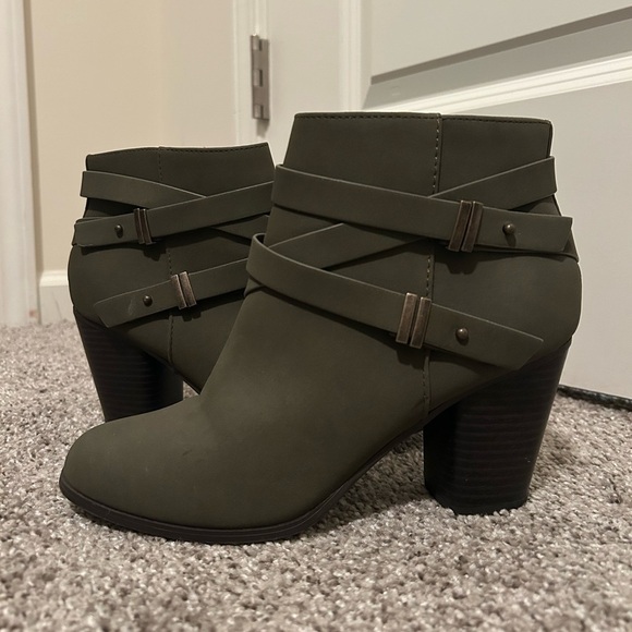 Gray wrap ankle booties with gold buckles - Picture 1 of 5